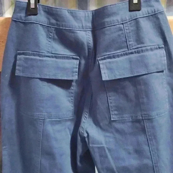 💥F21 Blue pants- crisp clean lines - Picture 2 of 11